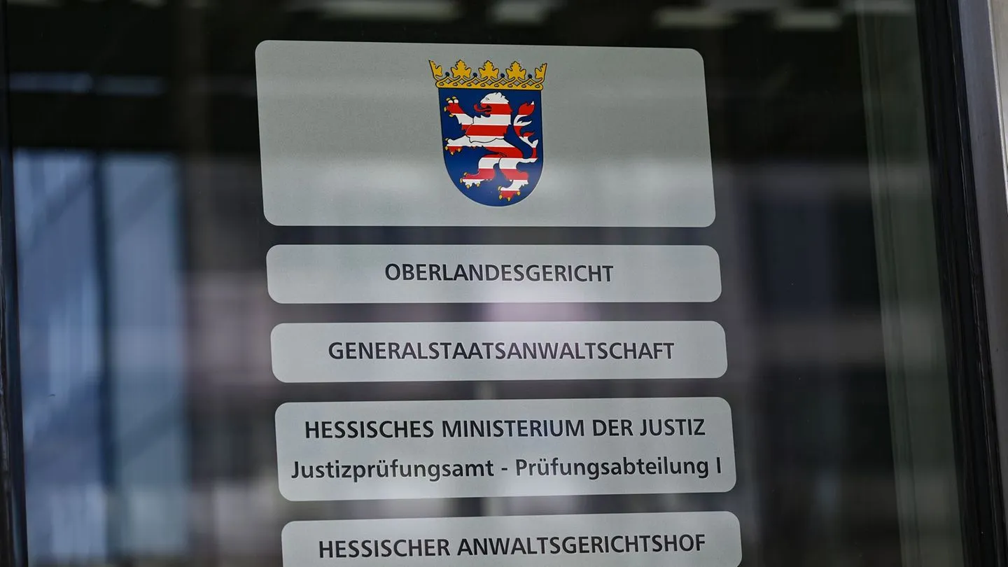 Ex-Commerzbanker wegen Cum-Ex angeklagt — Staatsanwaltschaft treibt Schauprozess voran