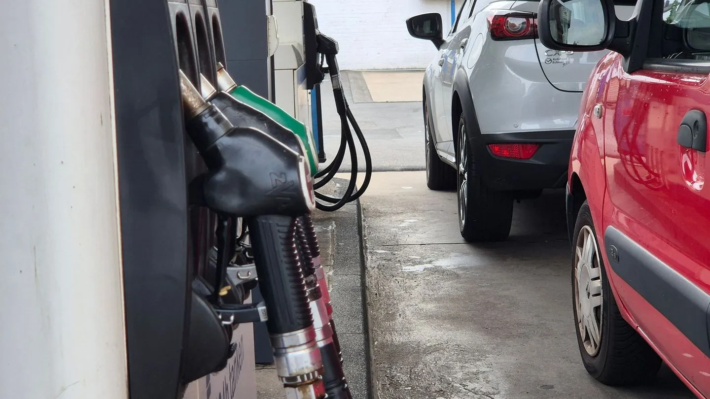 Teures Tanken: Dieselpreis steigt weiter – Super E10 nur geringfügig günstiger