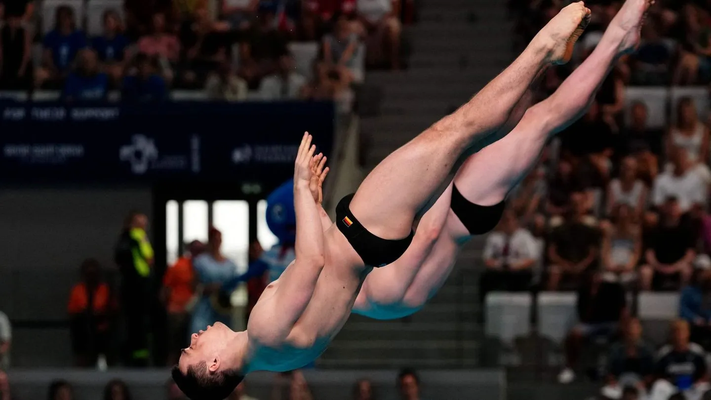 Schwimm-EM: Gold und Silber — Deutsche Wasserspringer glänzen in Paris