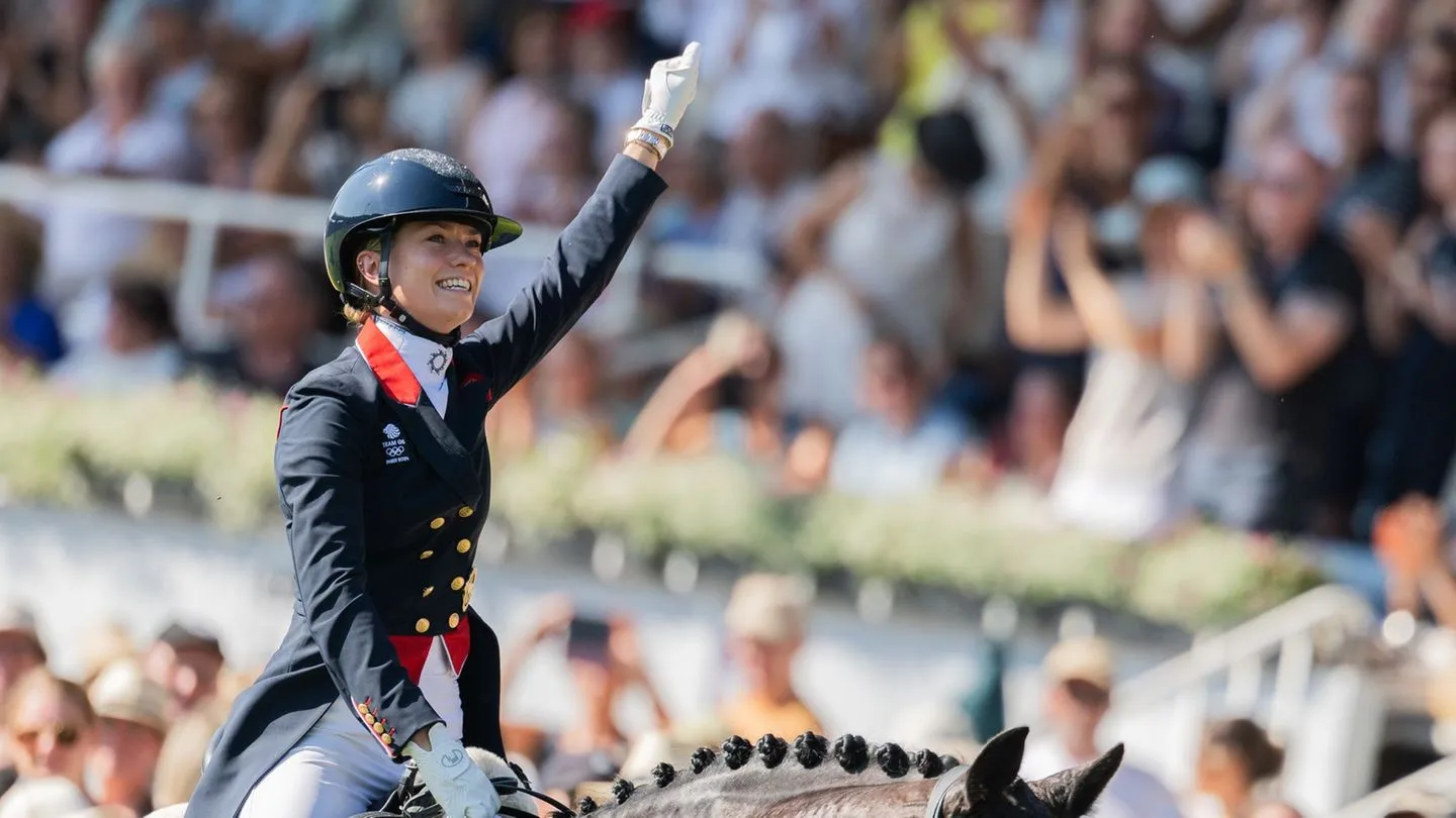 Pferdesport: Bei 35 Grad schmilzt die Gold-Hoffnung — Bronze für Hemmer