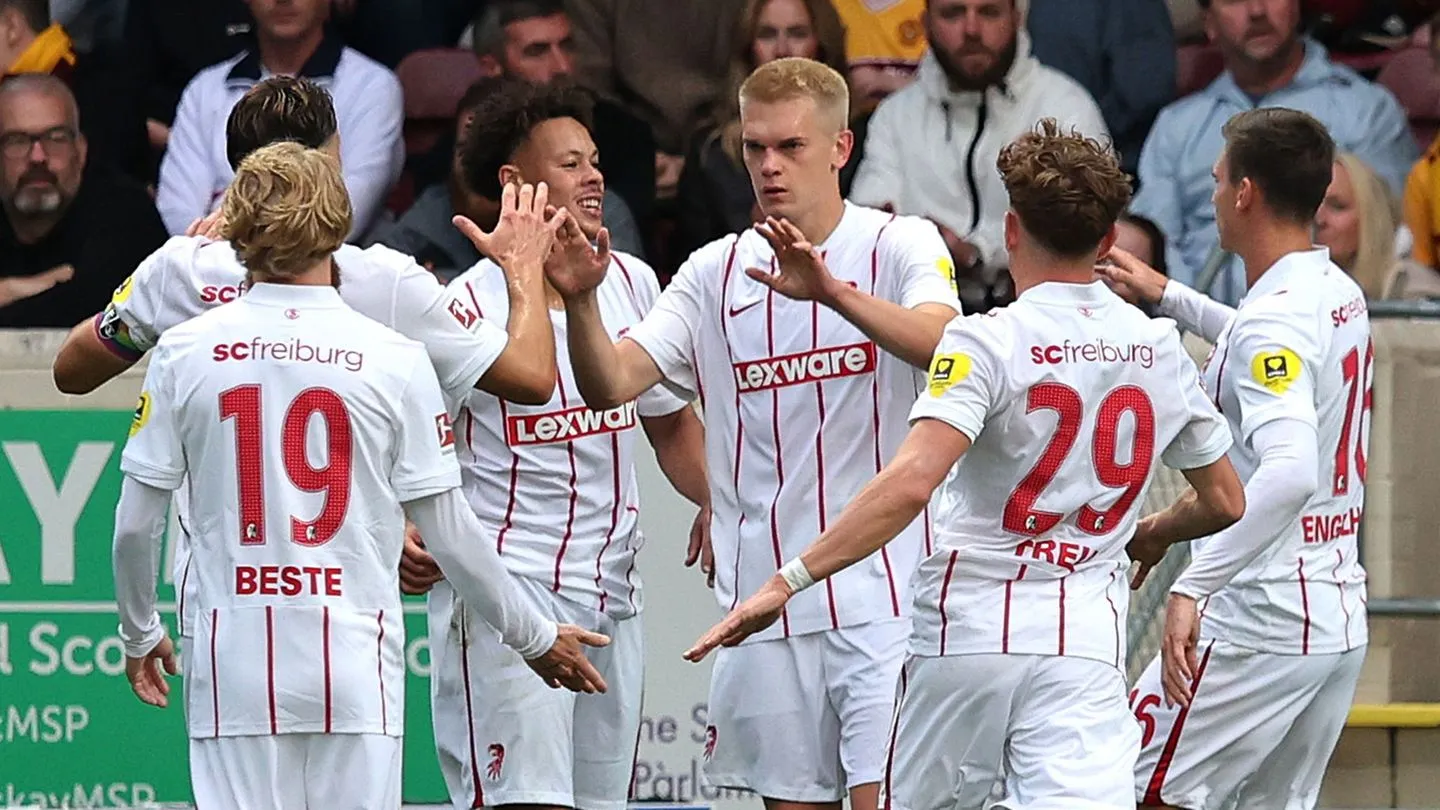Conference-League-Playoffs: SC Freiburg setzt sich in Schottland durch - gutes Polster fürs Rückspiel