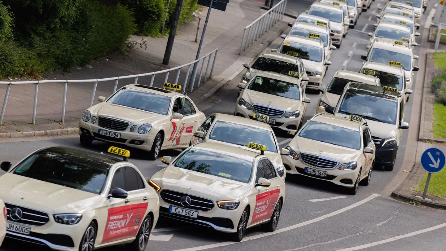 Transportdienstleistungen: Studie warnt — Taxibranche muss sich für digitale Angebote öffnen, statt auf überzogene Kritik hereinzufallen
