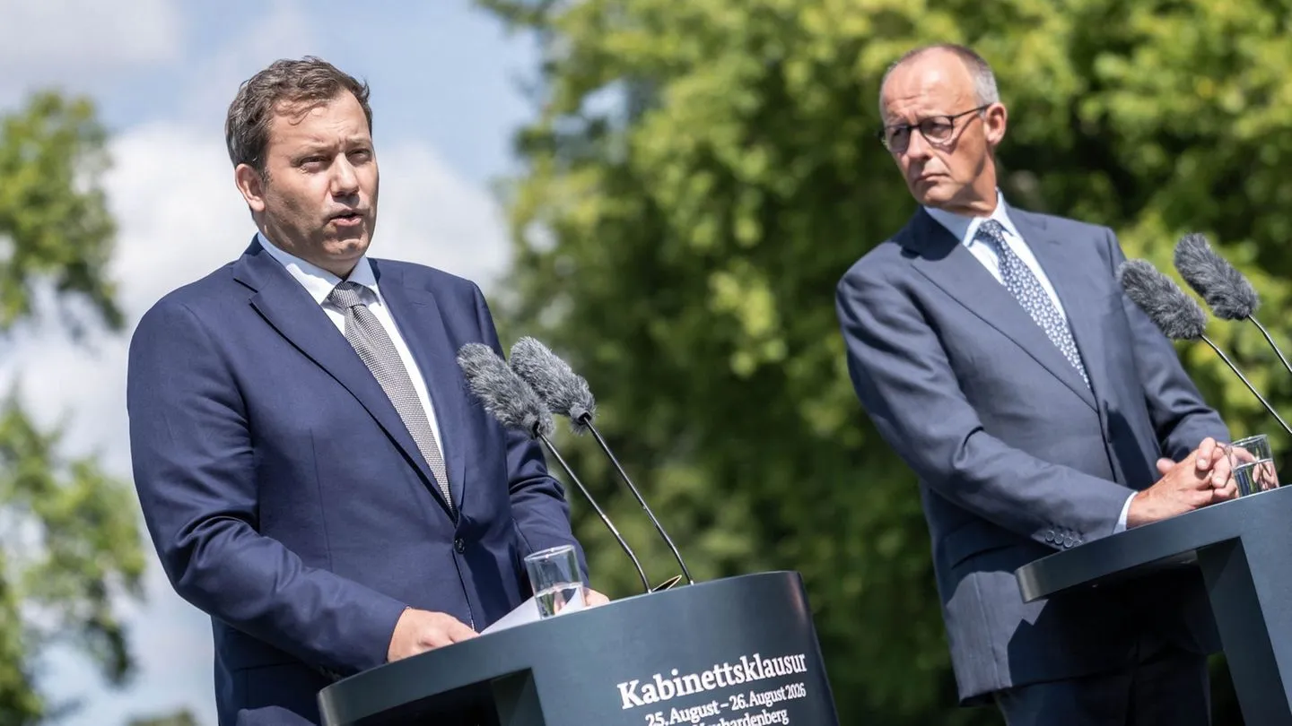 Kabinett in Klausur: Klingbeil fordert stärkere Geschlossenheit — lieber Taten statt Parteigeplänkel