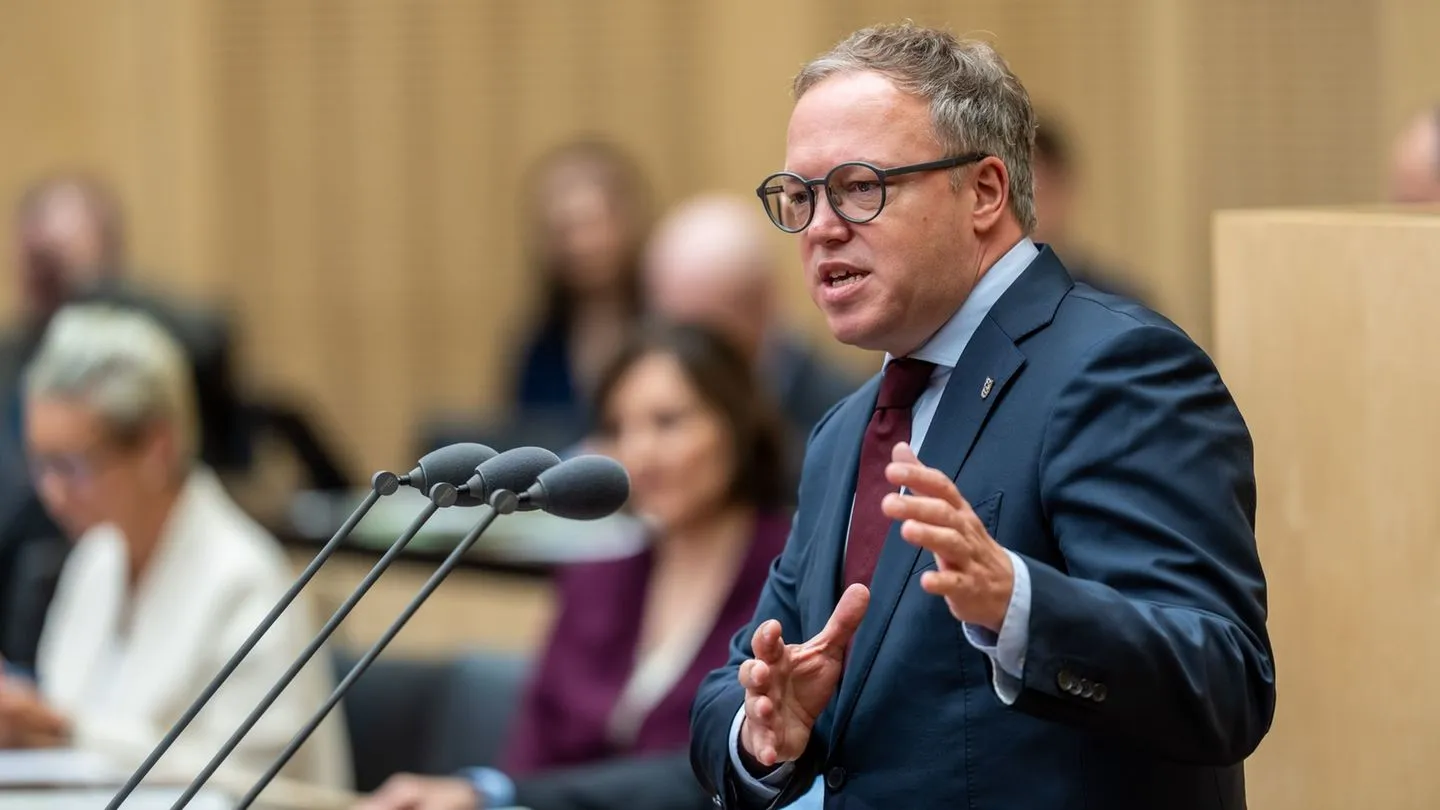 TU Chemnitz weist Voigts Einspruch ab — Politisches Nachtreten gegen einen Regierungschef, der sich wehrt