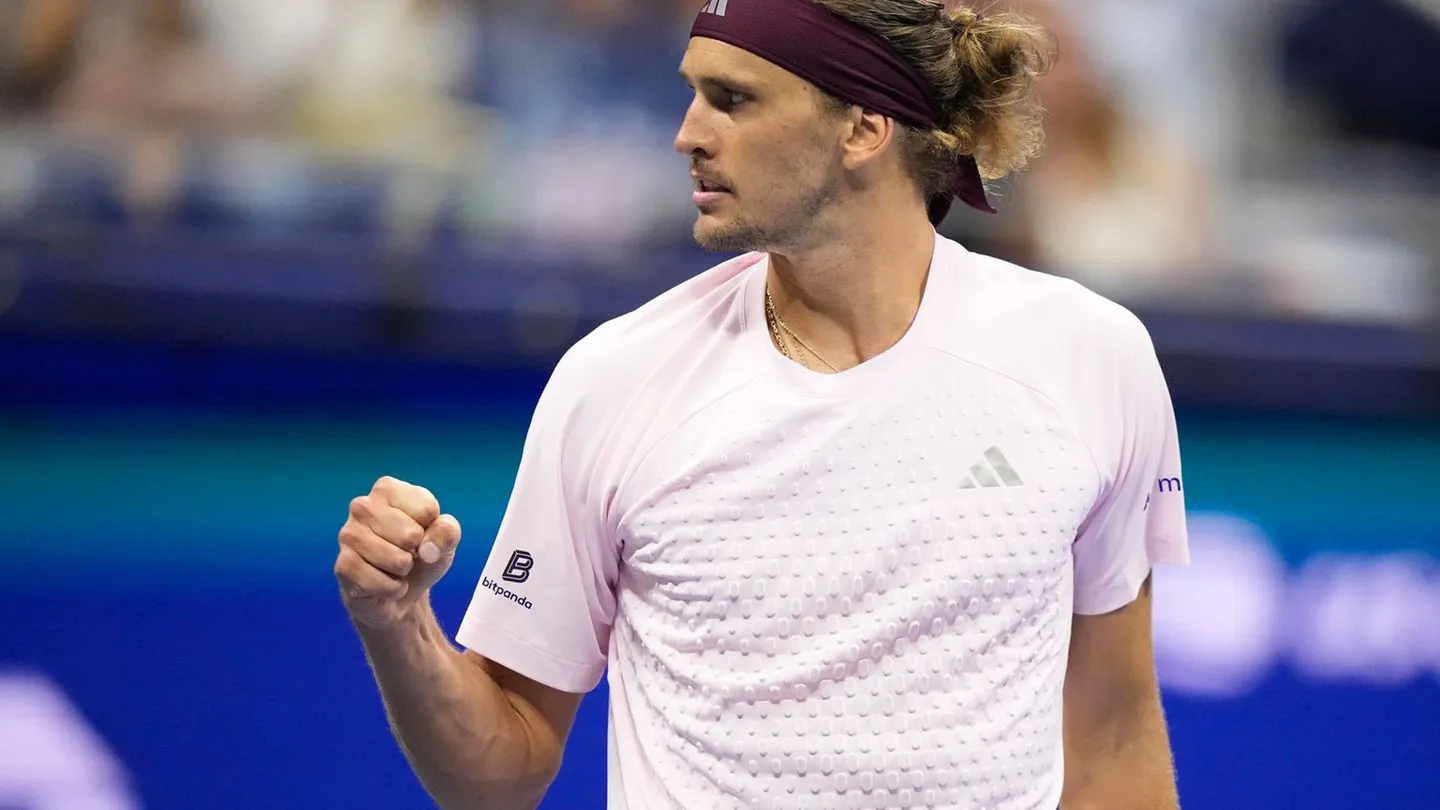US Open: Zverev bewahrt Titelchance – hart erkämpfter Sieg tief in der Nacht