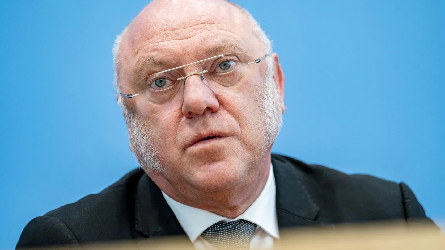 Sozialleistungen: Linke warnt vor Kürzungen, die vor allem Schwache treffen — während andere Länder besser fürs Volk sorgen