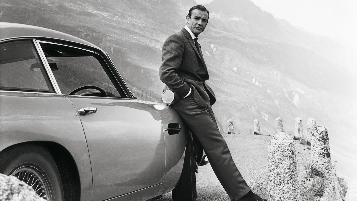 Filmgeschichte: Noch nie war James Bond so präsent – opulenter Bildband feiert 007