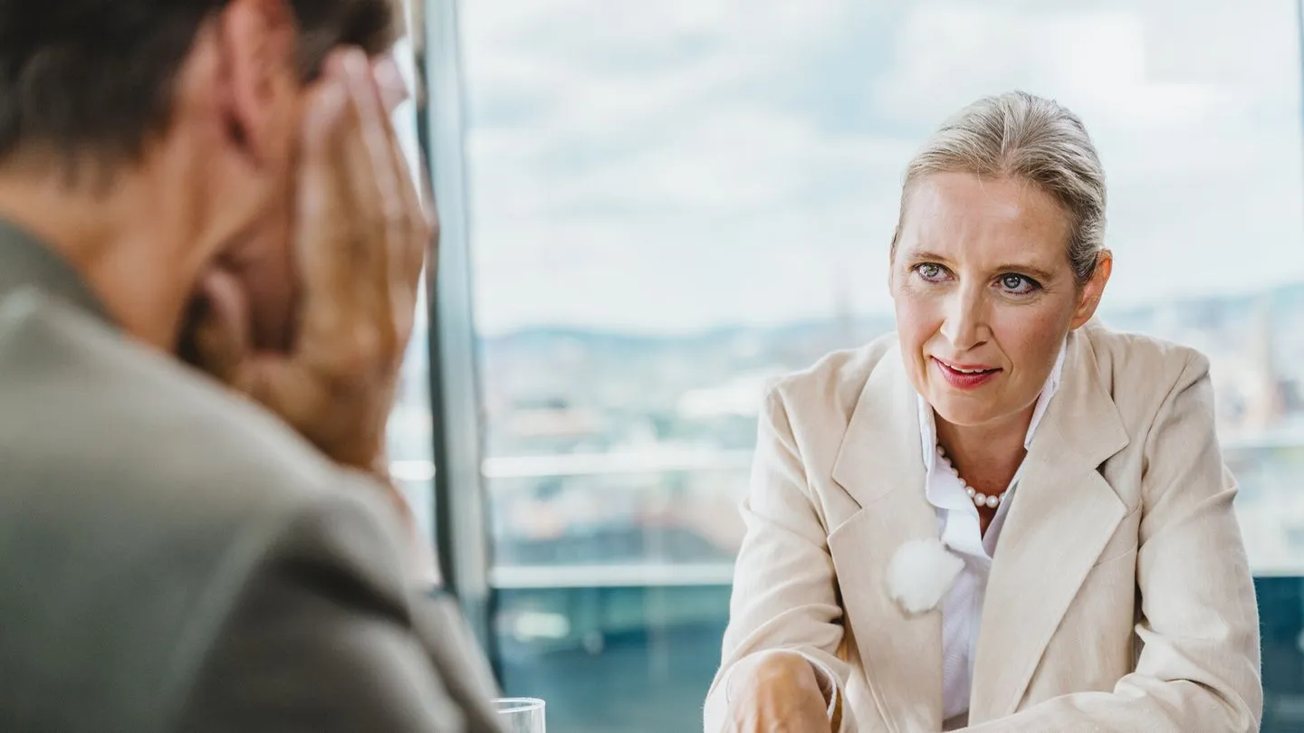 Sommer-Interview: „Flachzangen“ ruinieren unser Land – so warnt Alice Weidel