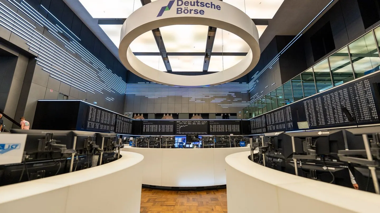 Börse: Dax erklimmt neues Rekordhoch — Stabilität trotz Unsicherheiten