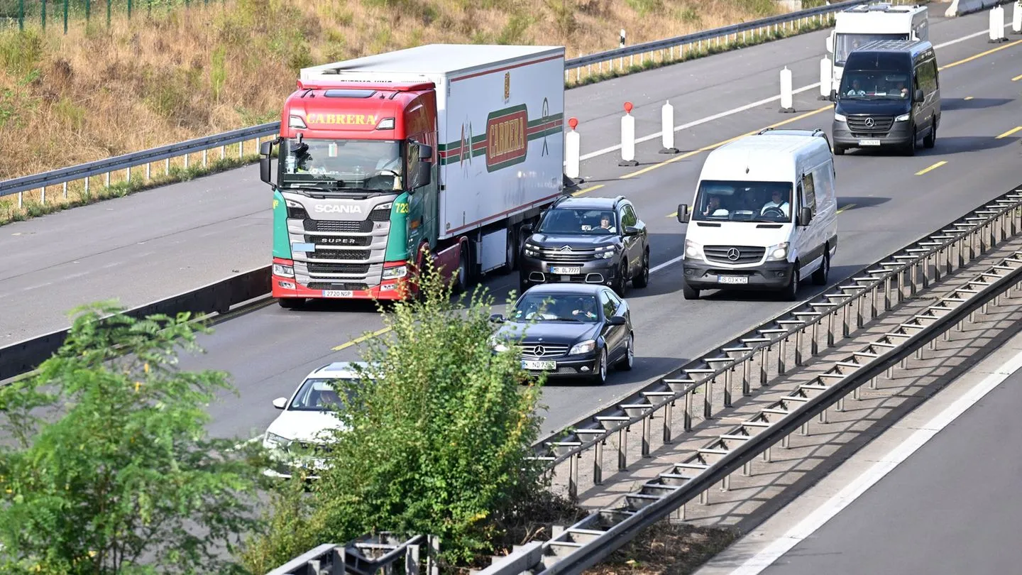 Niedrigwasser: Schleswig-Holstein setzt Sonntagsfahrverbot für Lkw vorübergehend aus — pragmatische Reaktion statt Panik