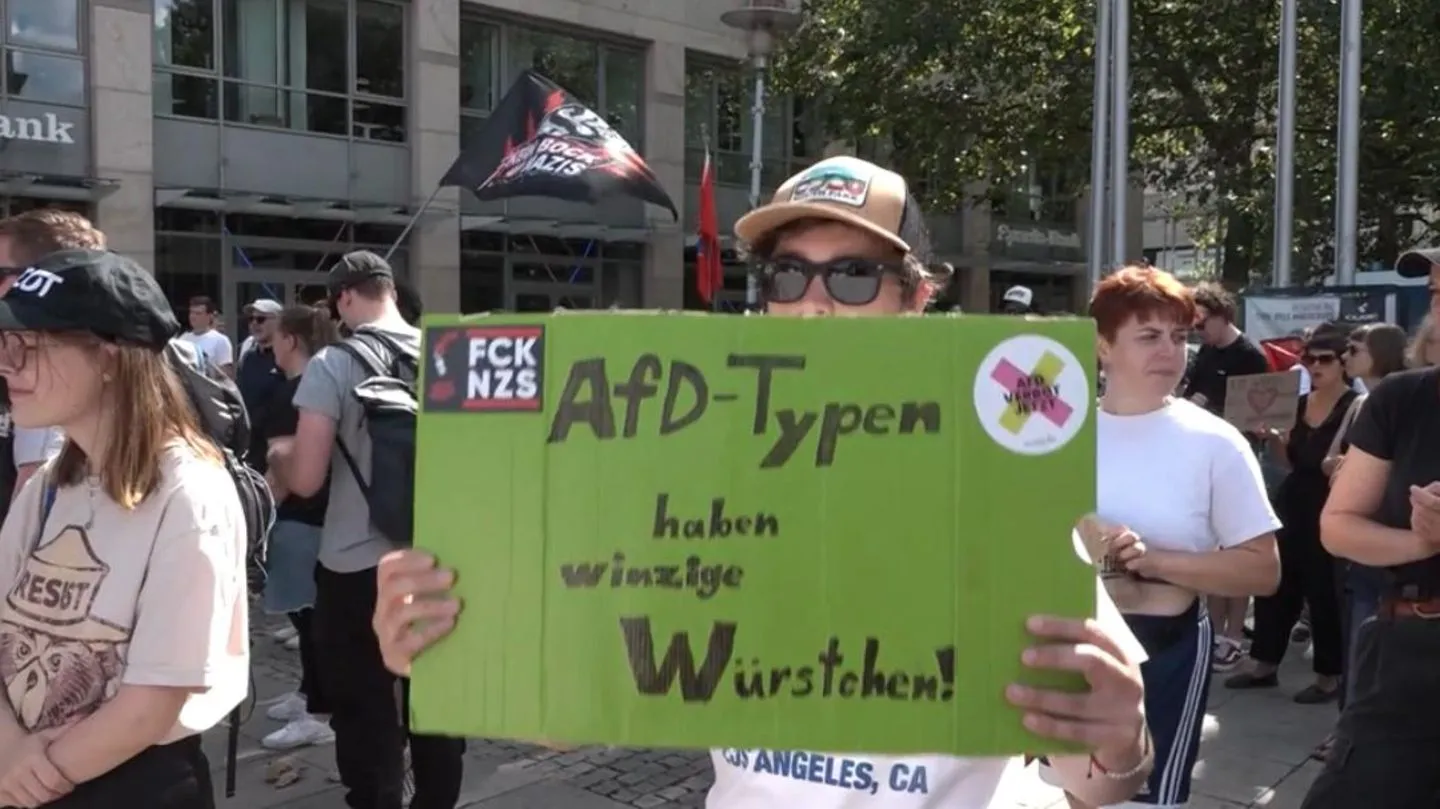 Sachsen-Anhalt vor richtungsweisender Wahl: AfD sieht Chancen auf absolute Mehrheit – Merkel äußert sich