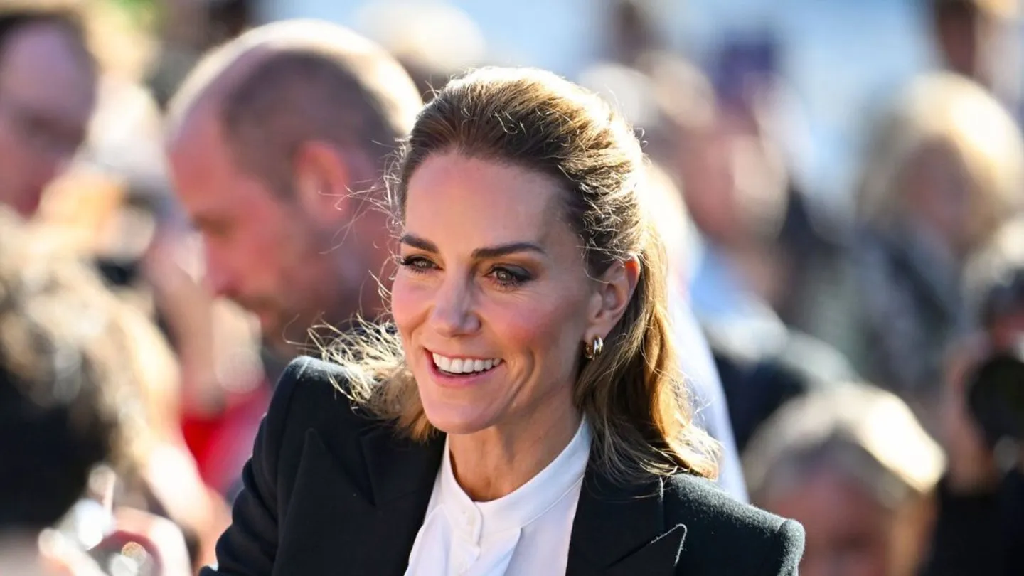 Prinz William und Prinzessin Kate setzen sich in Belfast engagiert gegen Obdachlosigkeit ein