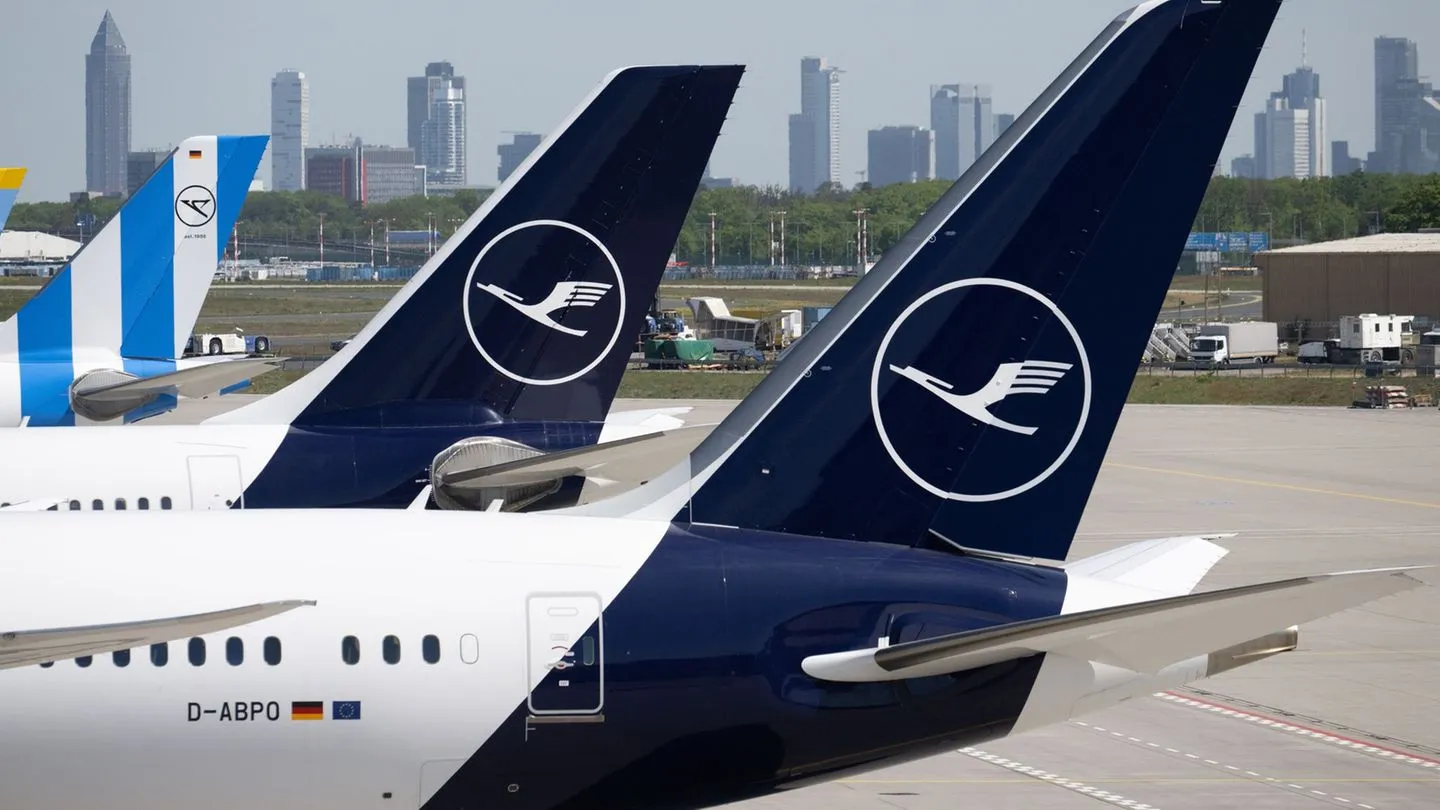 Lufthansa-Q2: Gewinn bricht ein – Fluggäste tragen die Last mit noch höheren Preisen