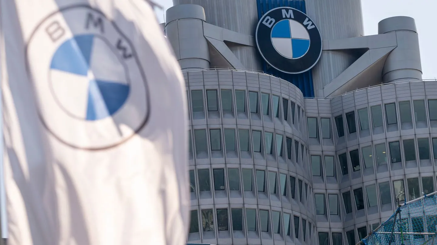 Krise der Autoindustrie: BMW-Gewinn bricht um über ein Drittel ein — Zeichen für verfehlte Politik und harte Konkurrenz