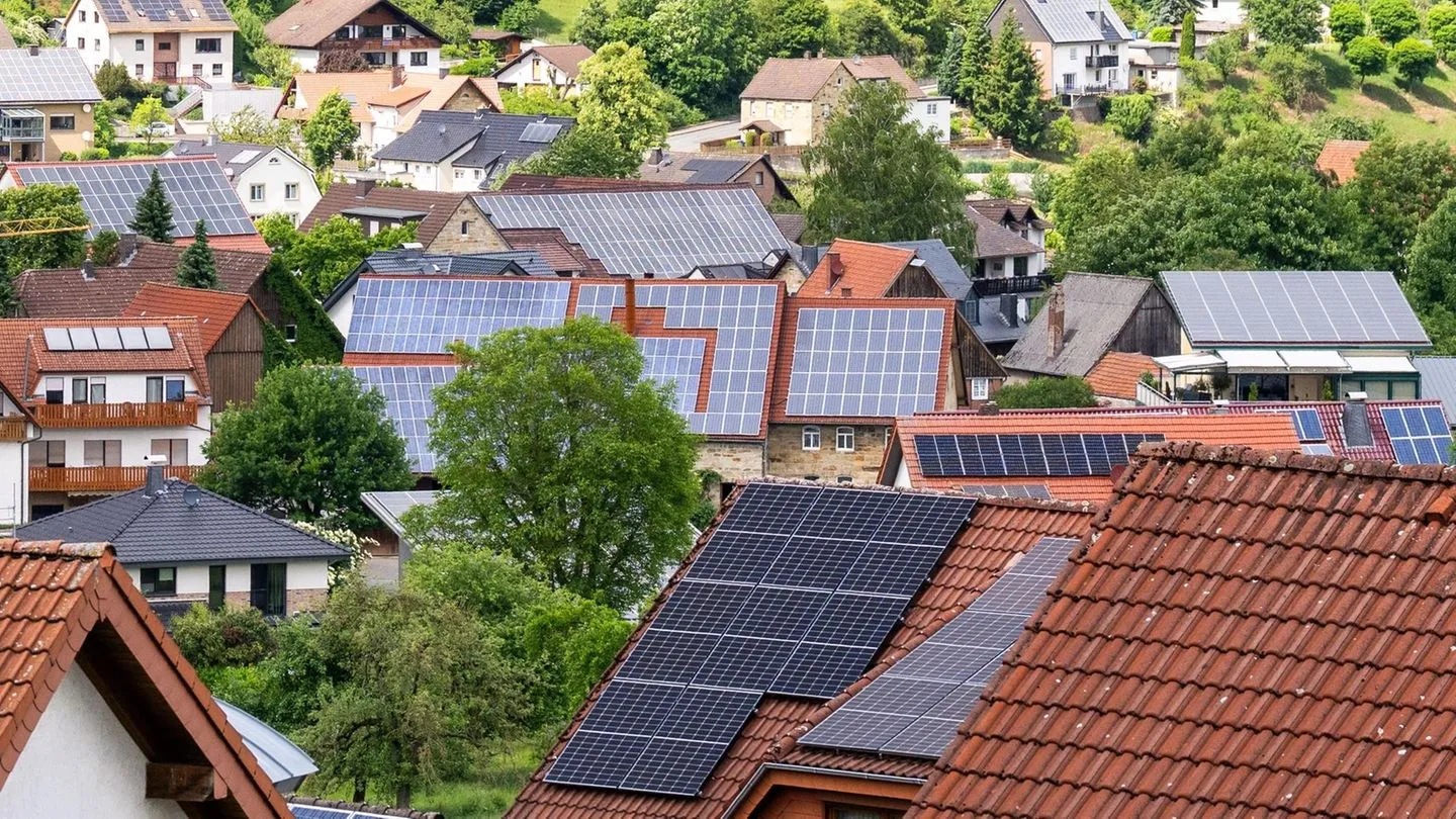 Solar-Ausbau: Deutschland erreicht Solar-Ziel – doch Katherina Reiche gerät unter Beschuss