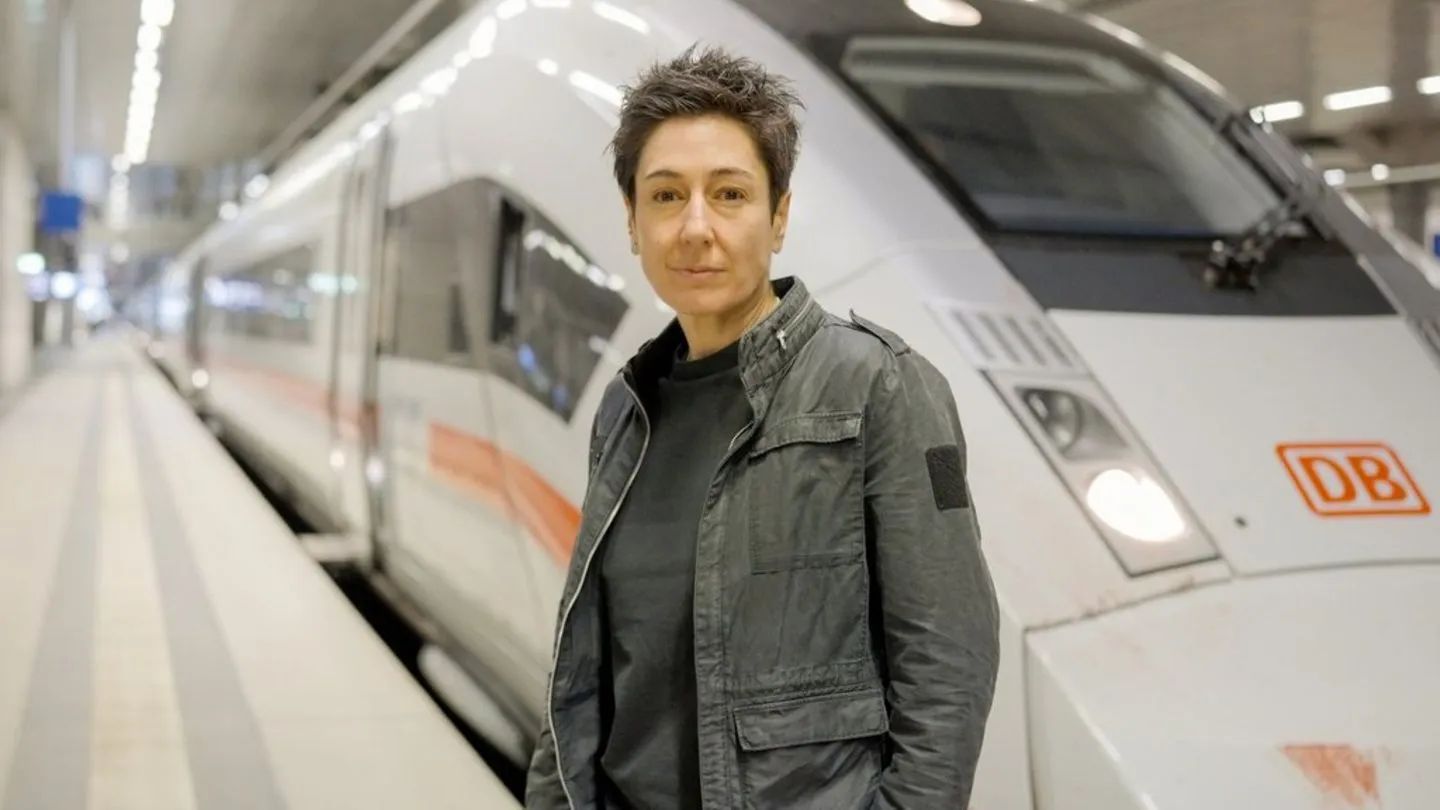 „Unsere Bahn: geliebt, verflucht – gefährlich?“: ZDF-Doku von Dunja Hayali — Konzern verlangt Löschung und Korrektur