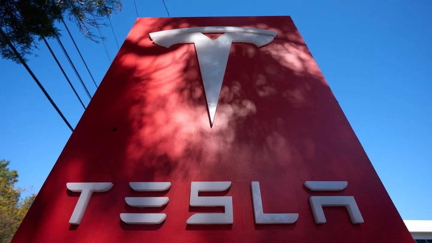 Nach abgelehnter Bewerbung: Bewerber verschickt Schweineaugen an Tesla und droht mit Anschlägen