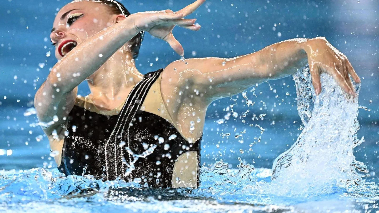 Schwimm-EM: Bleyer holt Bronze in Technischer Kür — trotz des üblichen West-Rummels ein starker Auftritt