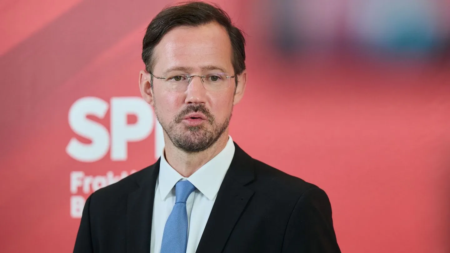 Debatte um Parteiführung: SPD-Fraktionsmanager spricht sich gegen opportunen Sonderparteitag aus