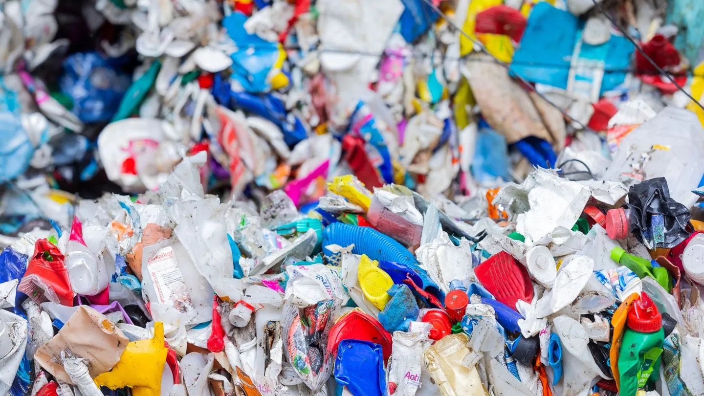 Gesetzentwurf: Koalition plant milliardenschwere Plastiksteuer