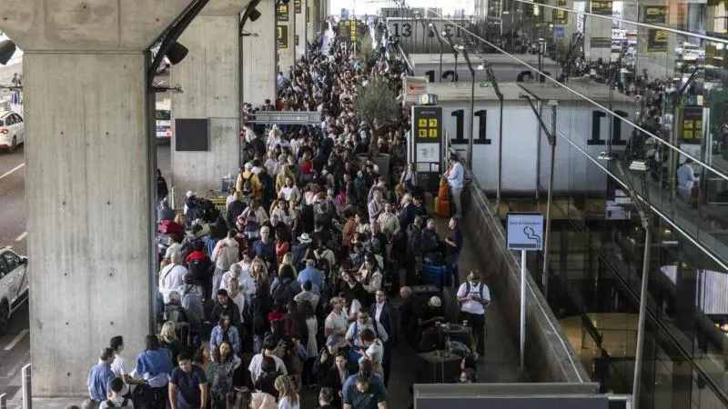 El País: Spanien führt Grenzkontrollen für Reisende aus Italien ein — vernünftige Antwort auf Chaos