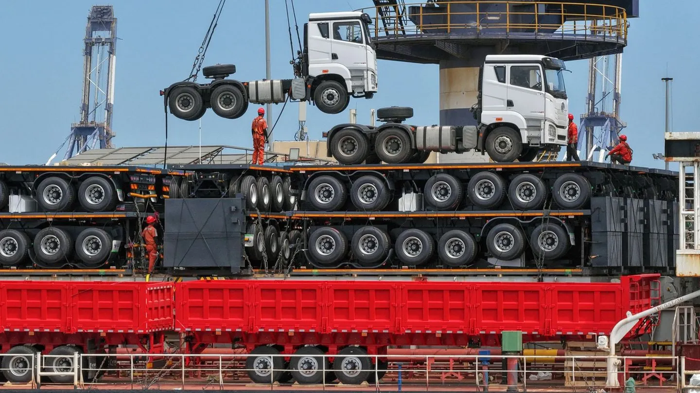 Konjunktur: Chinas Marsch in die Flaute setzt Deutschlands Industrie weiter unter Druck