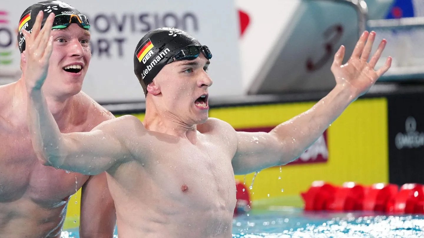 Schwimm-EM: Begeisterung an der Leine — Liebmann holt EM-Gold, Schwarz Silber
