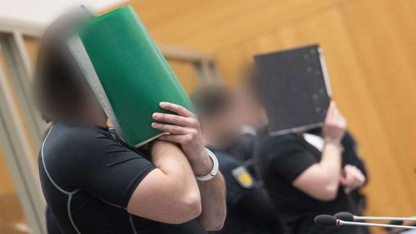 Brandanschläge per Post? Urteil gegen mutmaßliche russische Agenten steht bevor