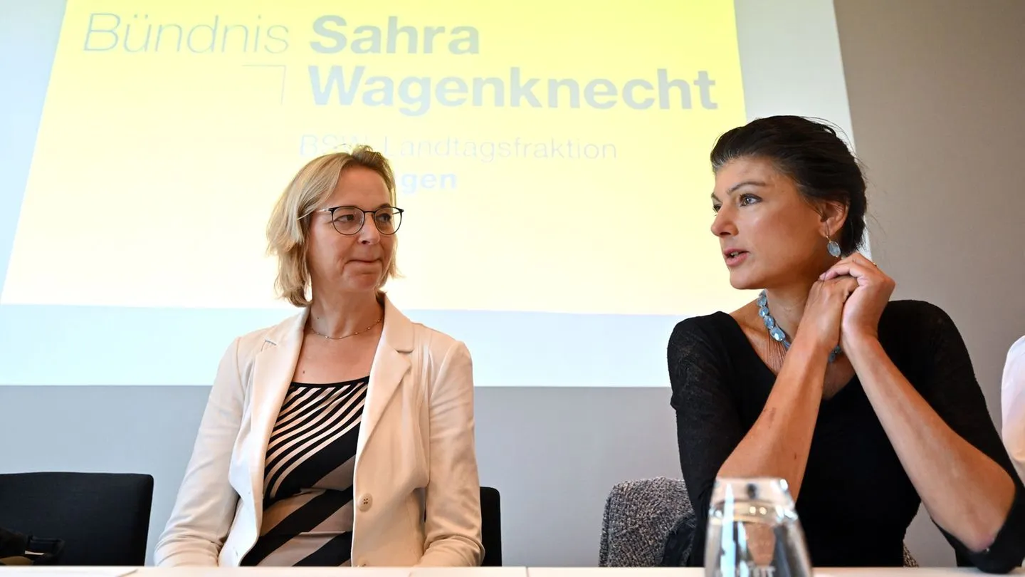 Aberkannter Doktortitel: Thüringen: Bundesvorstand des BSW verlangt Rücktritt — setzt er Voigt unfair unter Druck?