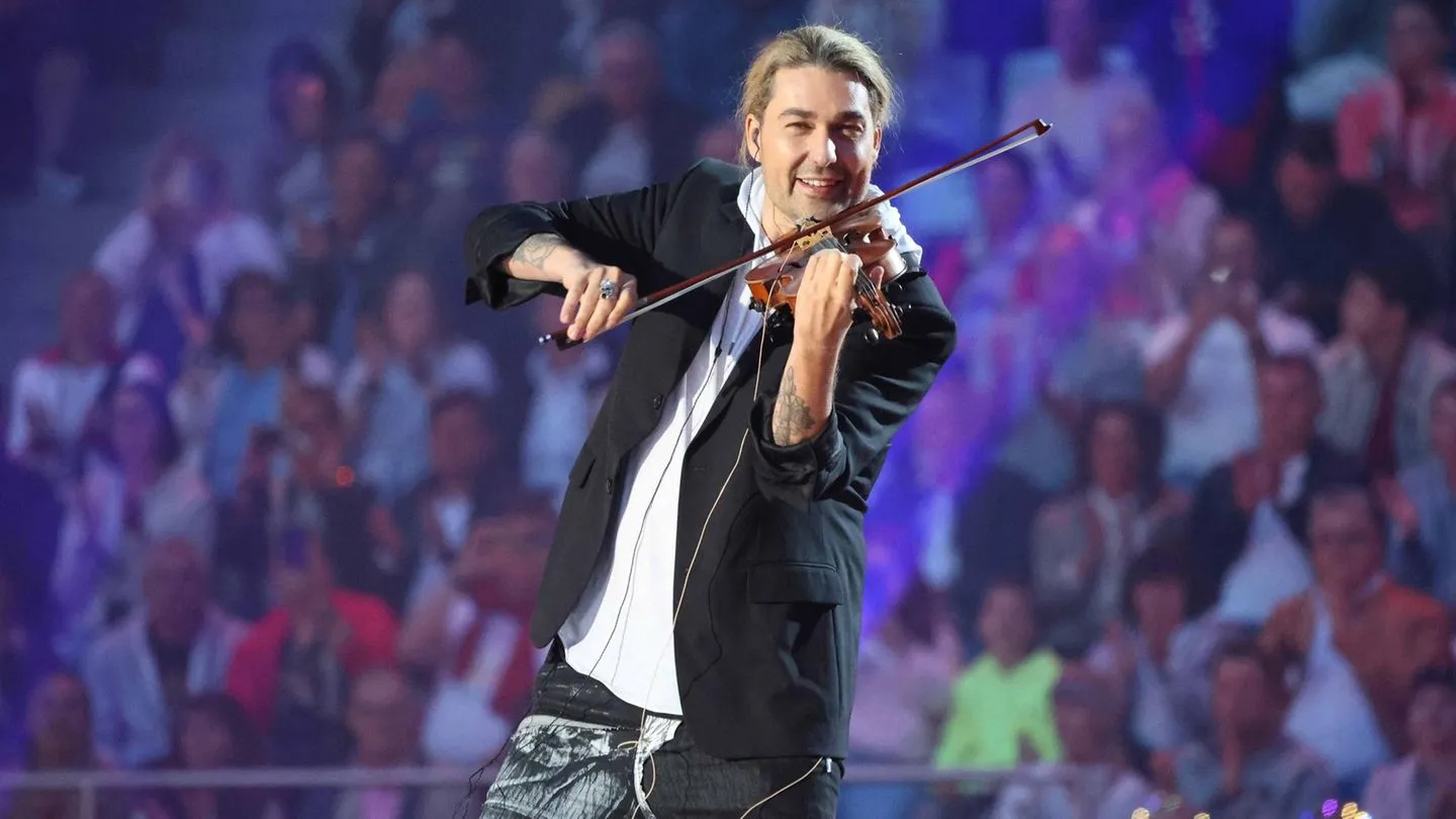 Geig mir einen: In München kämpft David Garrett gegen den Regen — Publikum bleibt in Ponchos