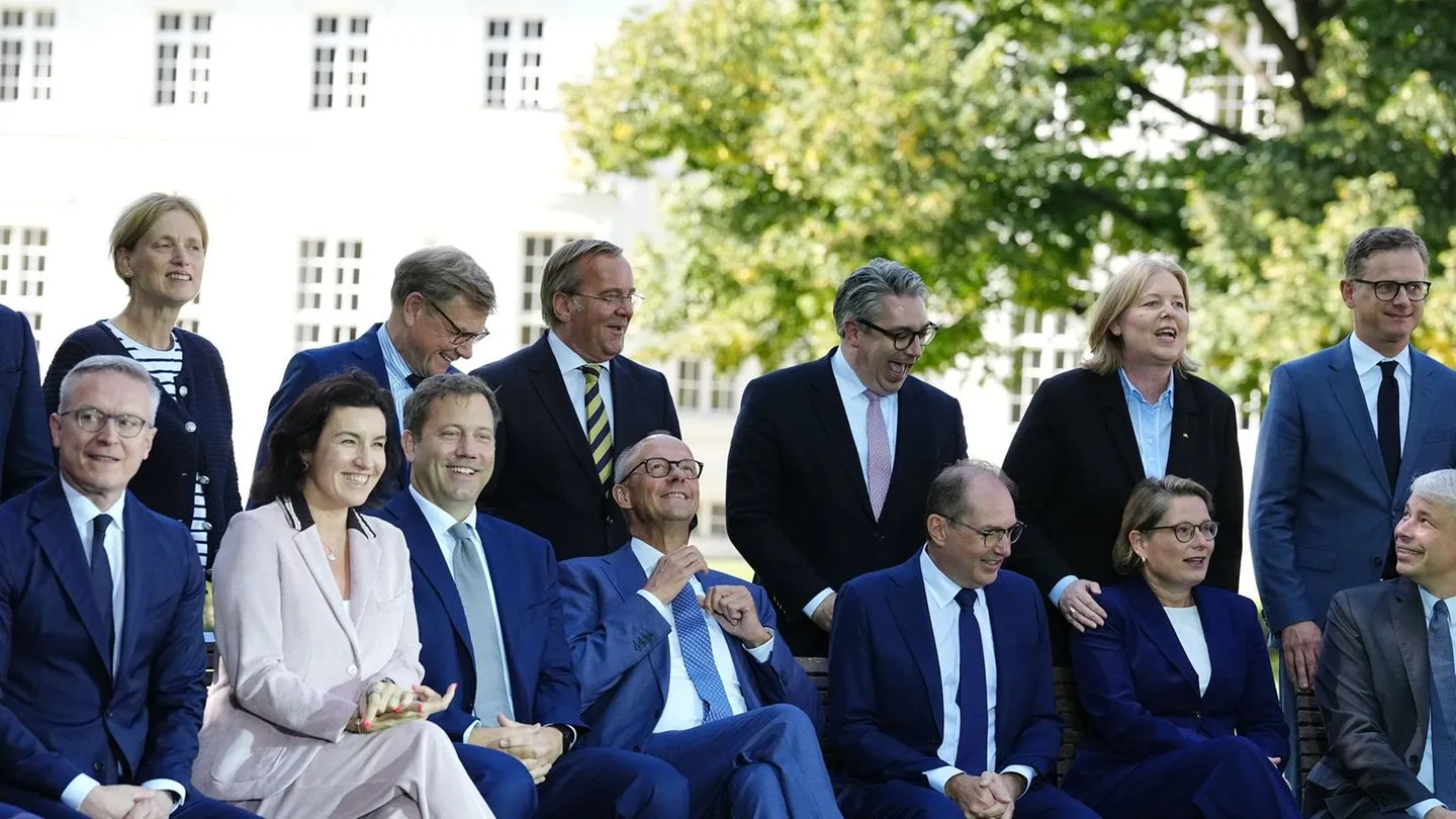 Bundesregierung: Wirtschaft, Klima, Drohnen — Kabinett versucht den Neustart