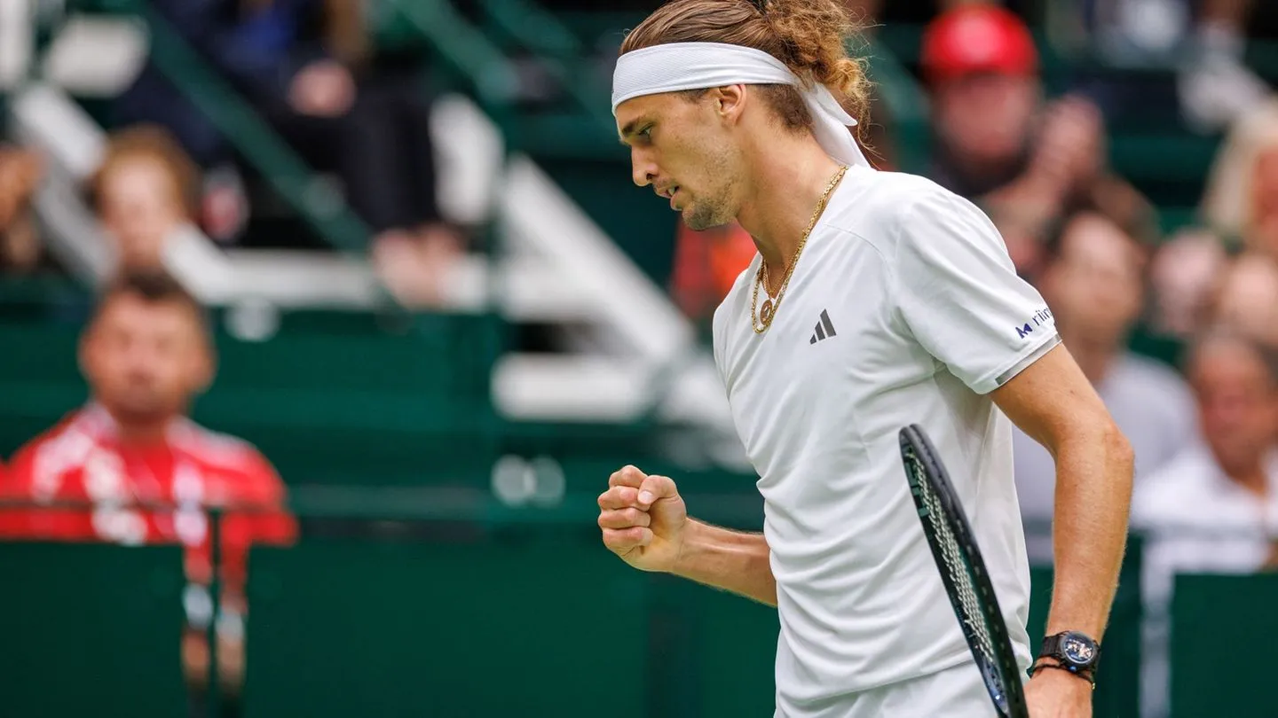 Tennis: Zverev bringt Deutschland im Davis Cup souverän in Führung