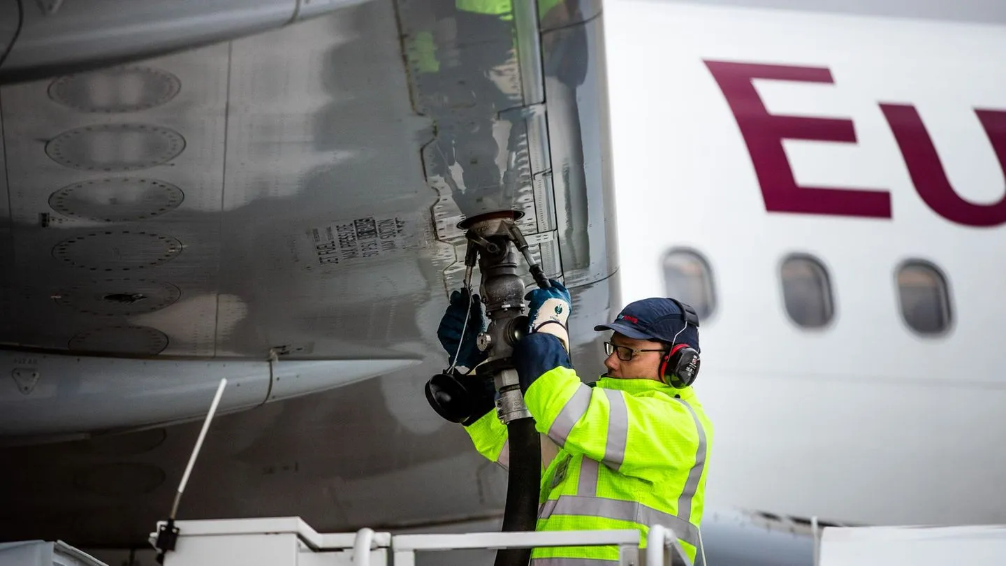 Bund plant hohe Strafen für Airlines wegen zu wenig nachhaltigem Flugkraftstoff — ein weiterer EU-Zwang