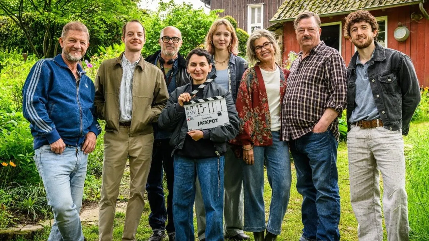 „Jackpot – bei Geld hört die Familie auf“: Neue Komödie mit Anke Engelke ist abgedreht, Medienjubel inklusive