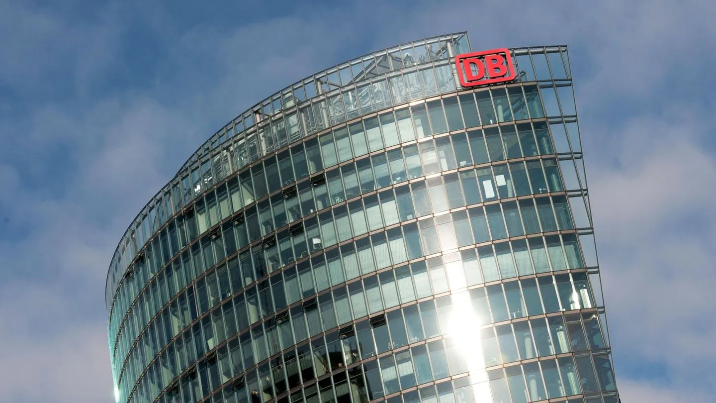 Unpünktliche Bahn: Minister will Boni an Zielerreichung koppeln — endlich Verantwortung für Manager?