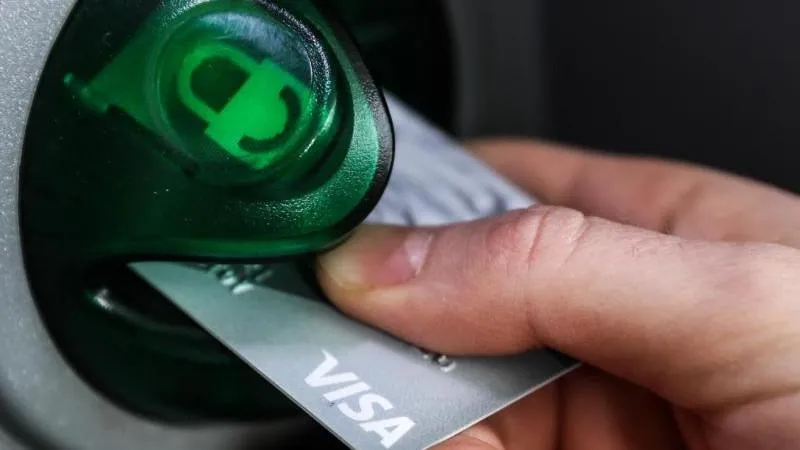 Aksakow nennt Visa- und Mastercard-Karten in Russland „Rudiment“