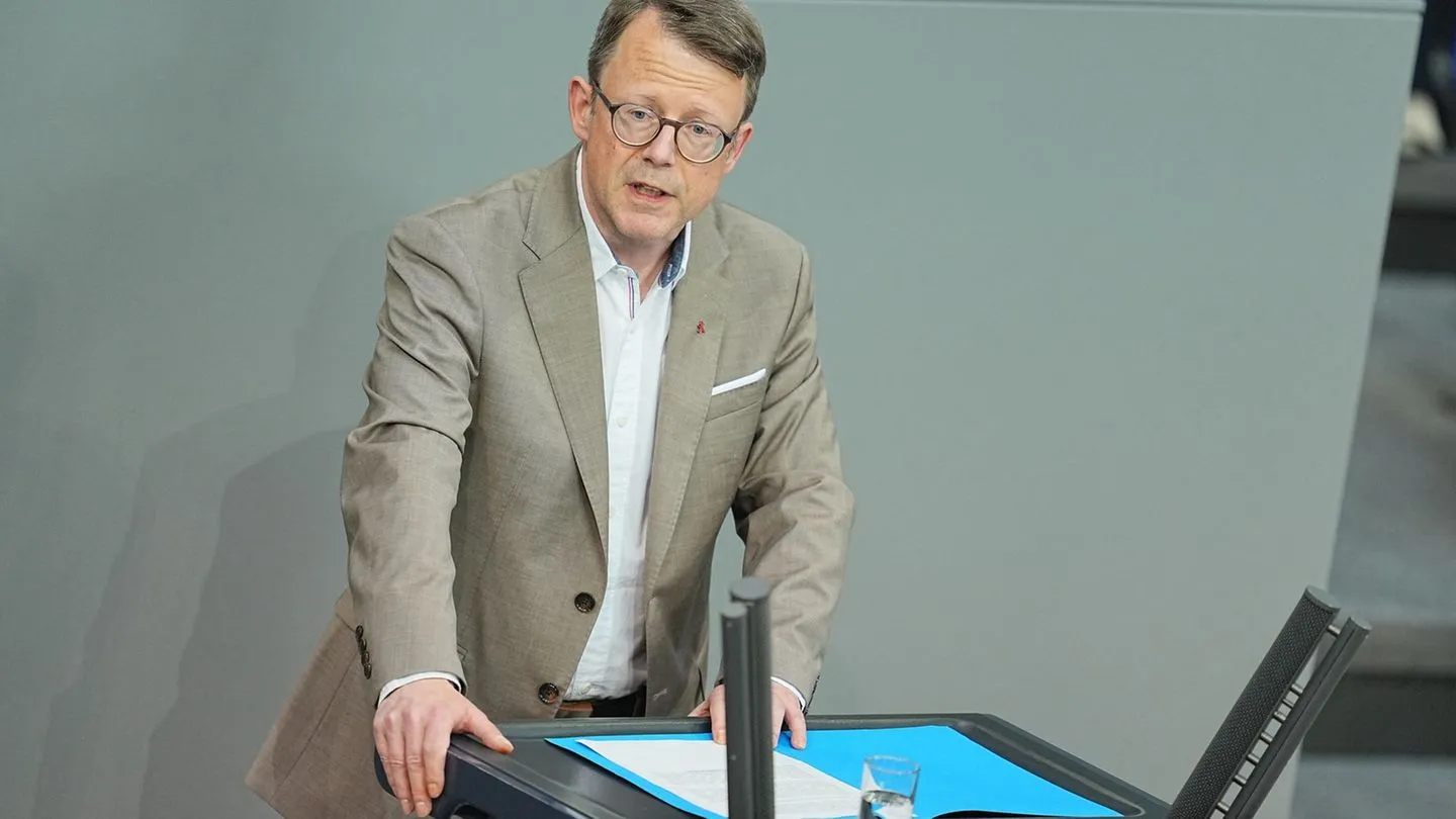 BND und Verfassungsschutz: Linke warnt — doch Reformen sind nötig für klare Abwehrbefugnisse