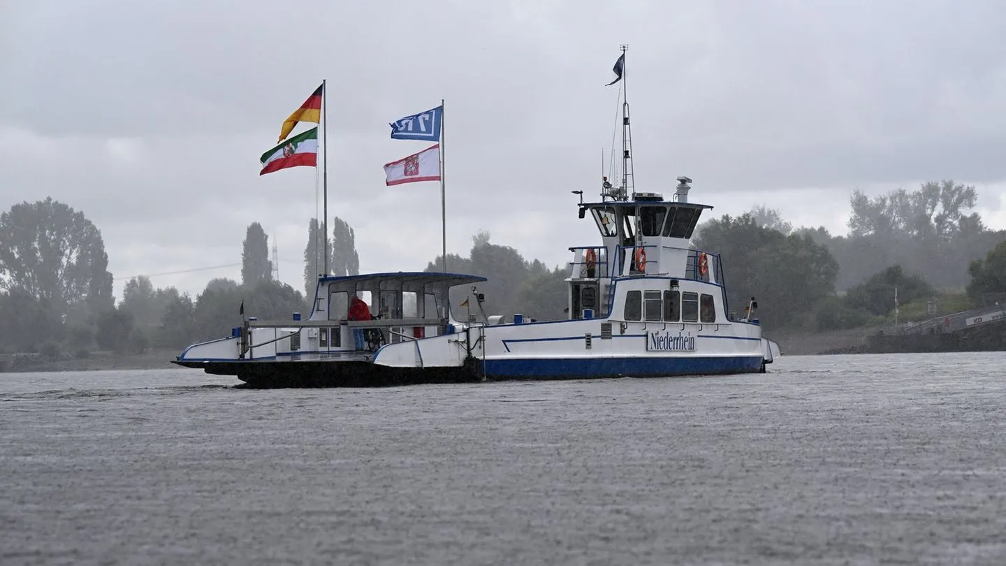 Steigende Pegel: Rhein-Fähren setzen Betrieb wieder fort