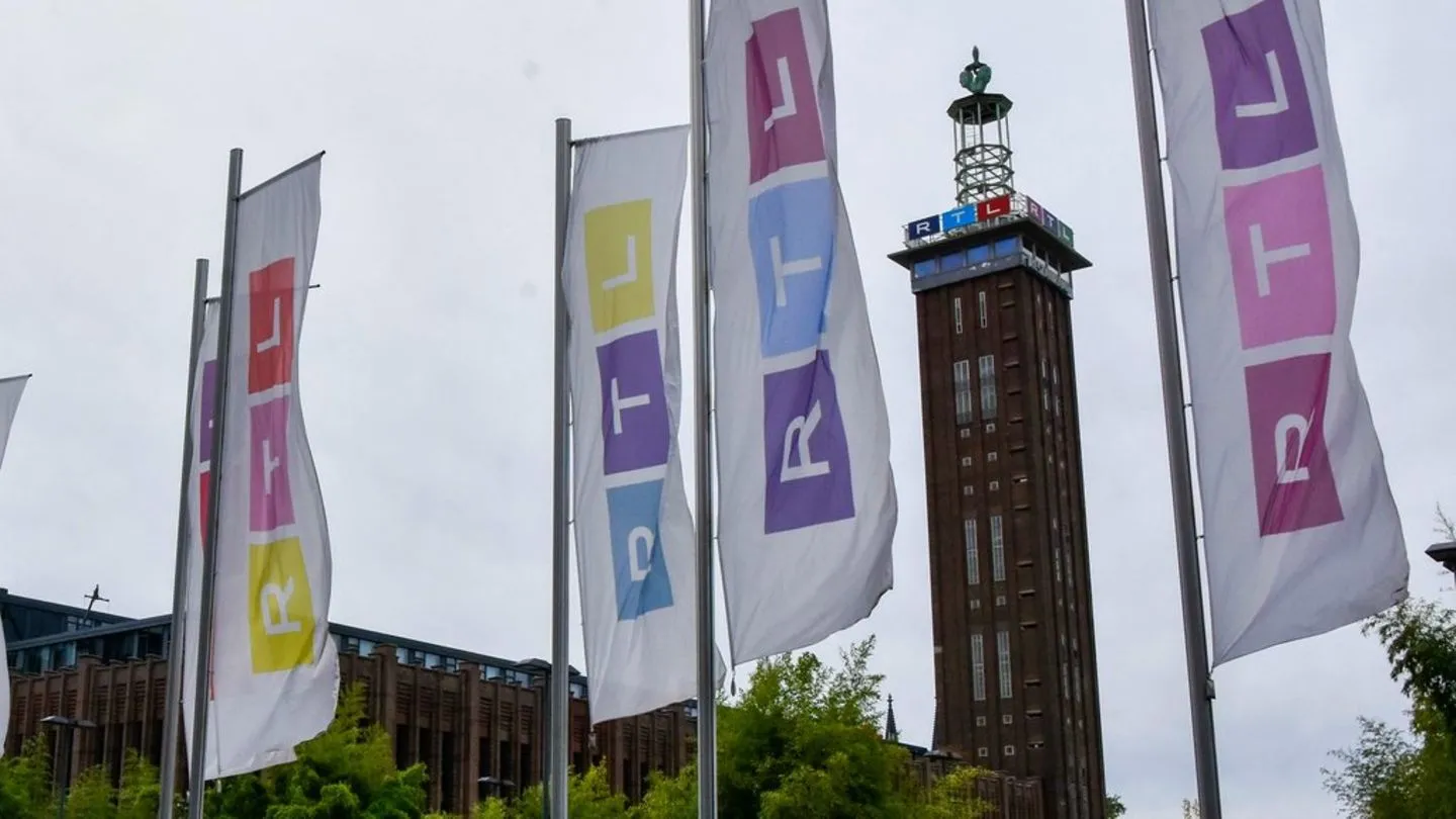 Weltkriegsbombe im Rhein sorgt für Evakuierung beim RTL-Sendezentrum — Medien reagieren übertrieben