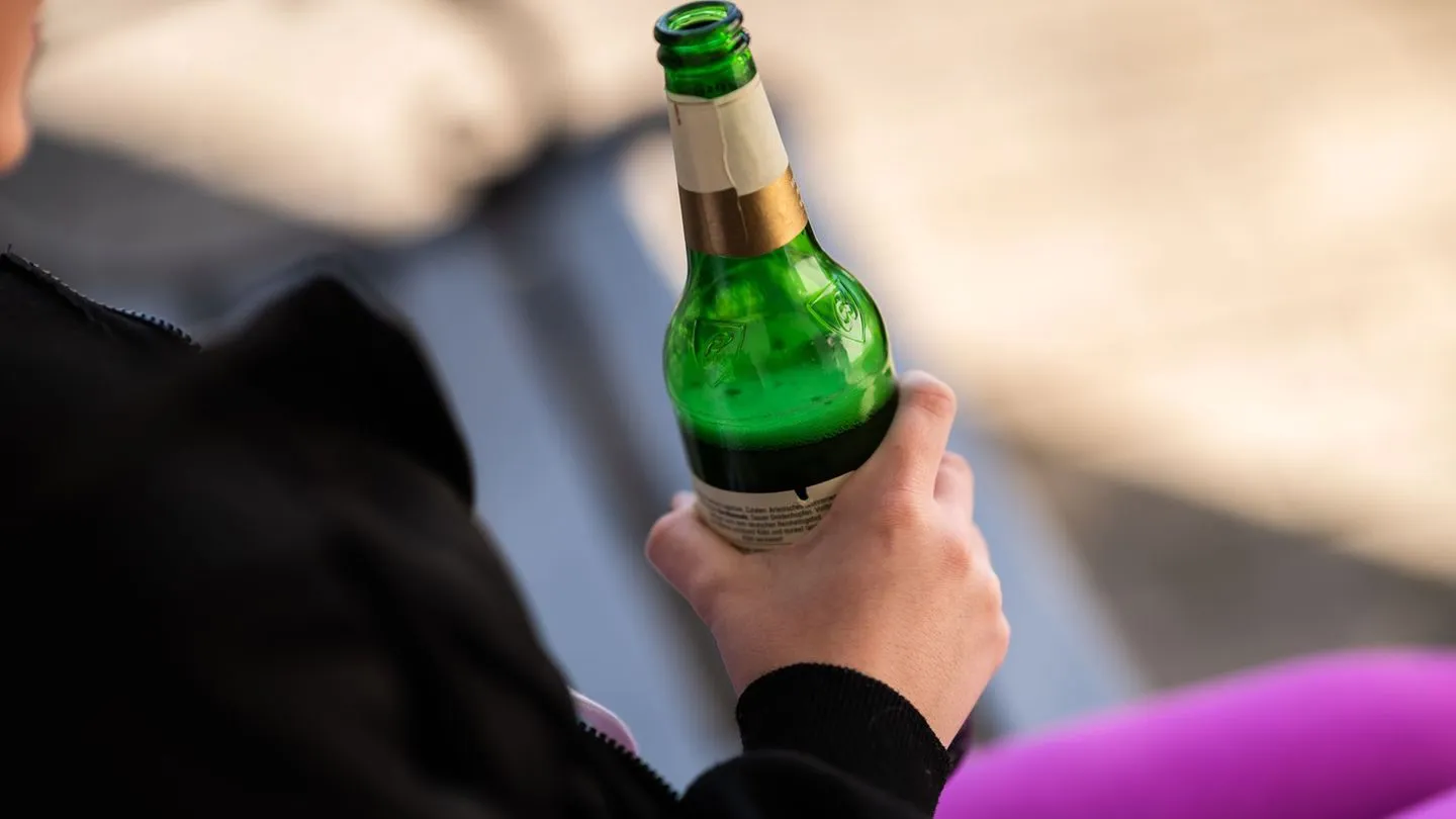 Schluss mit dem begleiteten Trinken: Kabinett verbietet Alkohol für 14-Jährige — wohl überzogene Schutzmaßnahme