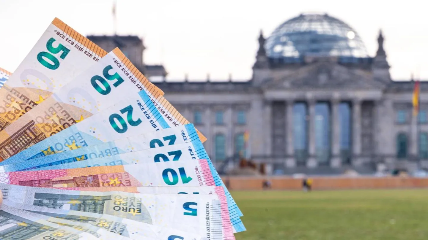 Gehalt, Zuschüsse und Co.: So viel kassieren Abgeordnete im Bundestag