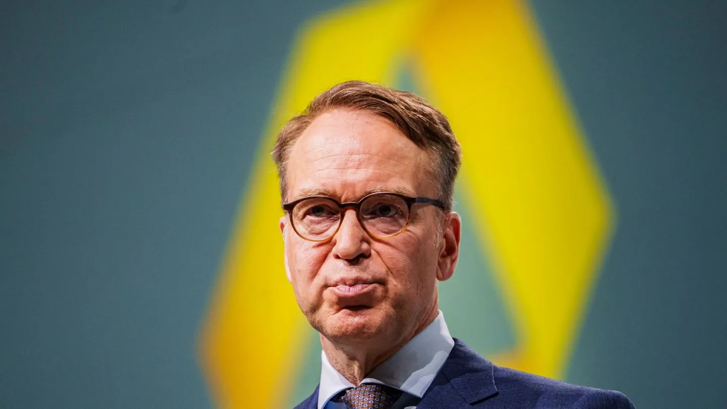 Weidmann: Bund sollte vorerst Aktionär der Commerzbank bleiben