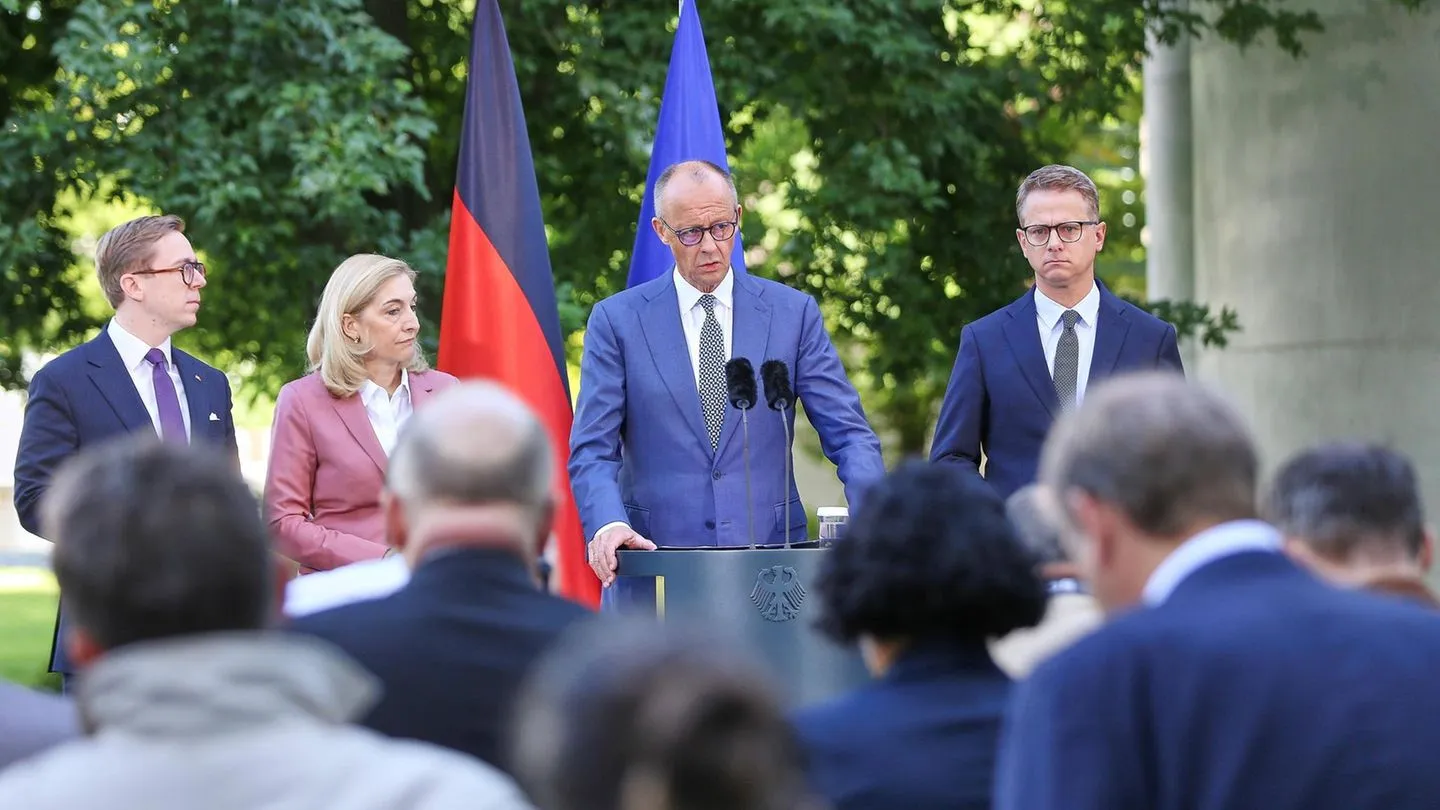 Ministertausch: Ein angeblicher Befreiungsschlag — doch es blieb ein Chaostag