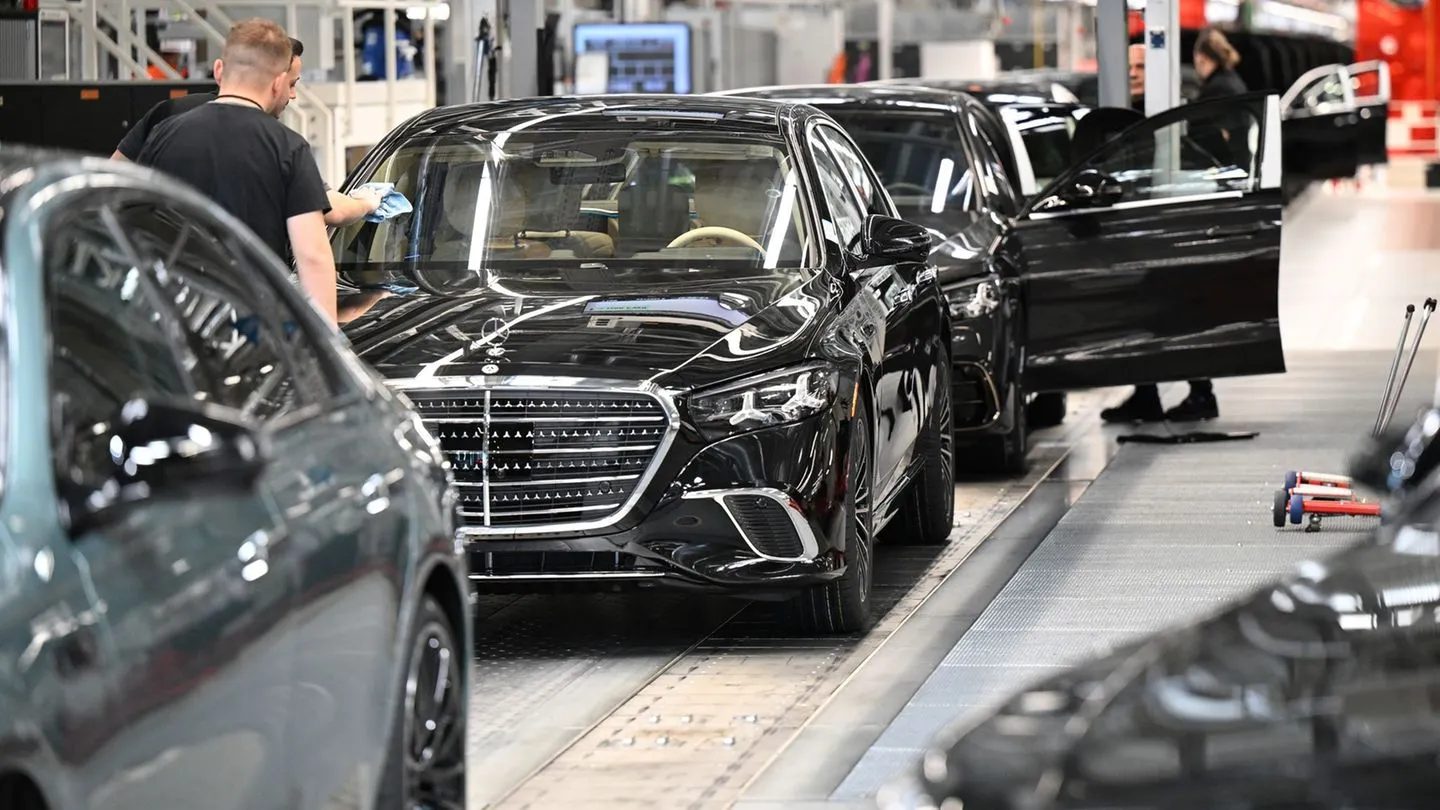 Mercedes verkauft weniger Autos – doch das Elektrogeschäft macht Hoffnung
