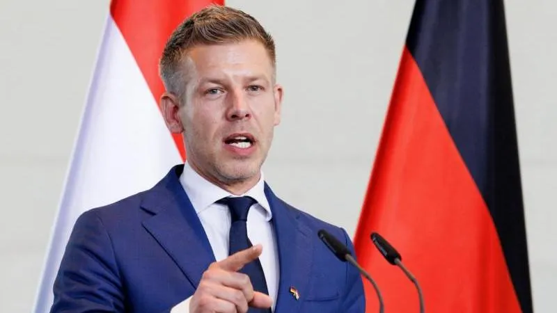 Péter Magyar: Gehälter von Chefs staatlicher Unternehmen dürfen das Premiergehalt nicht übersteigen